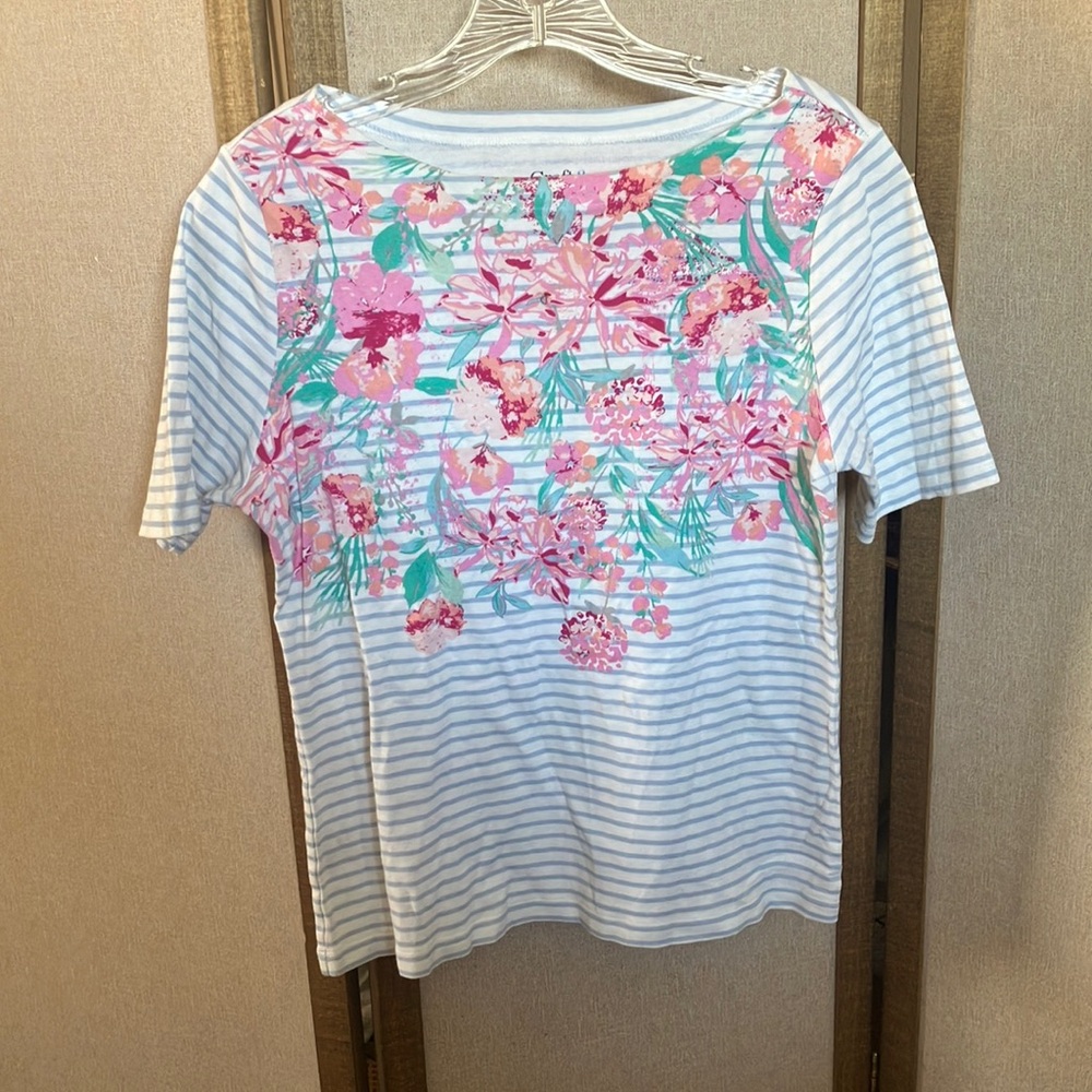 FINAL MARKDOWN Croft & Barrow Pink and Green Floral T-Shirt petite medium